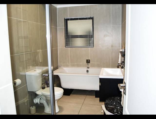 2 BEDROOM APARTMENT FOR SALE IN GREENSTONE HILL